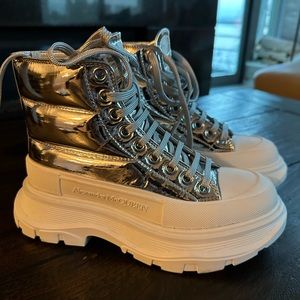 Alexander McQueen ankle boots metallic silver